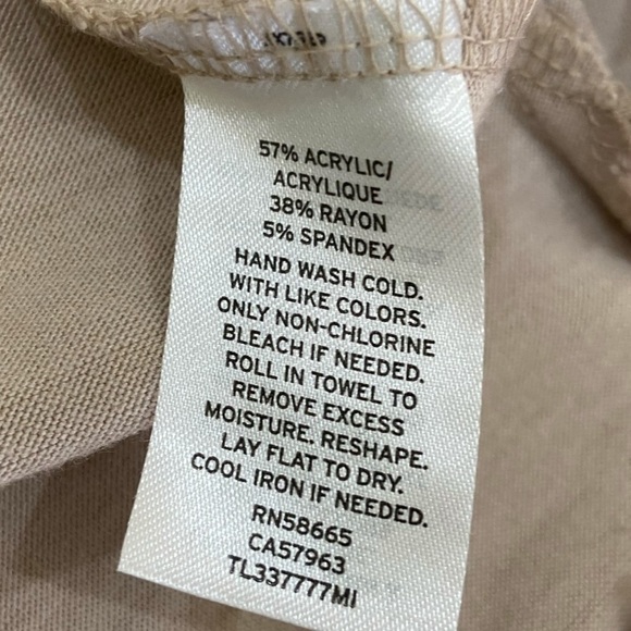 Leigh biege sleeveless envelop hem stretchy top mock neck size large - Picture 9 of 10